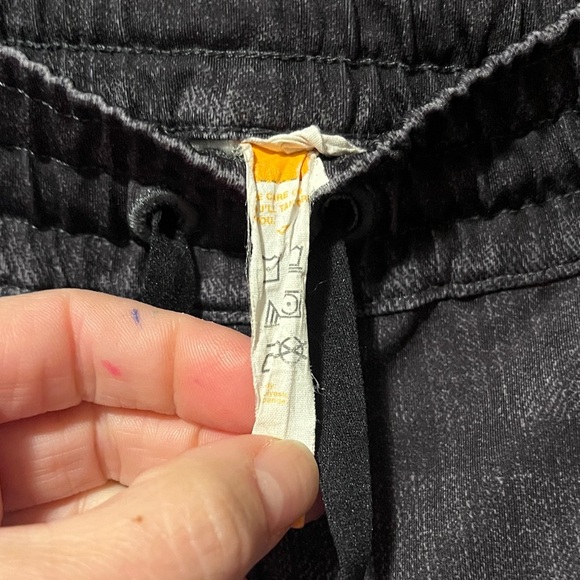 Lucy Black Jogger Pants - Picture 2 of 12